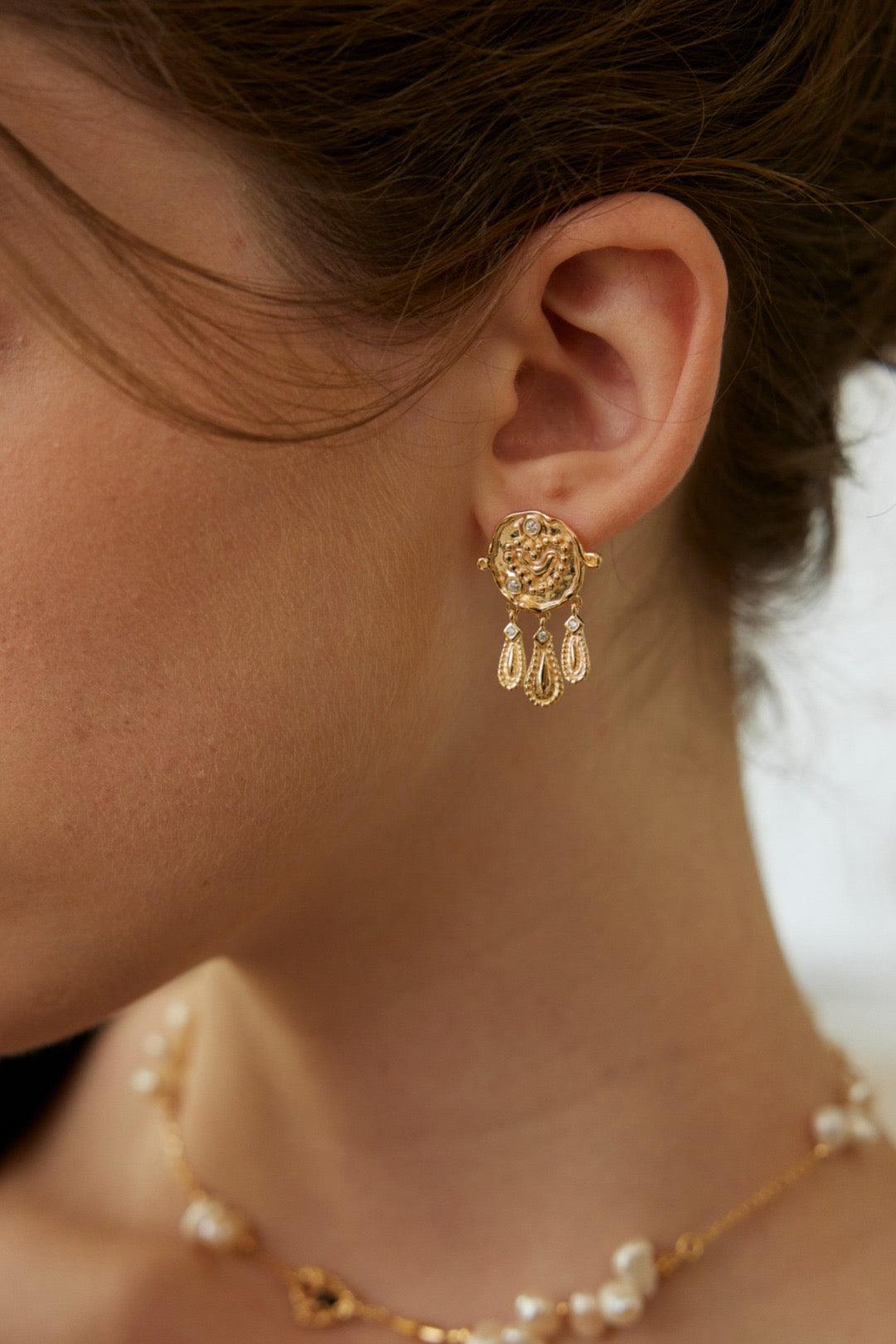 Elys Vintage Spark Earrings – 925 Silver Retro Gold Zircon Earrings
